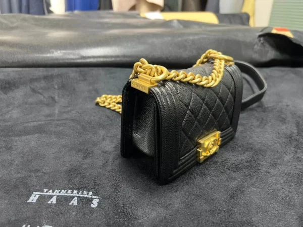 Black Size: 10*15*6cm Model: p1150