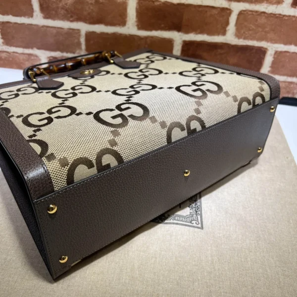 Model: 655658 Size: 35x30x14cm