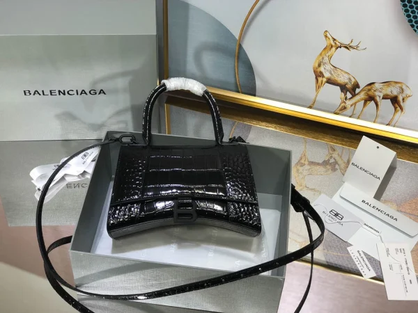 Balenciaga Paris Model: 23x10x24cm Size: 19x8x21cm