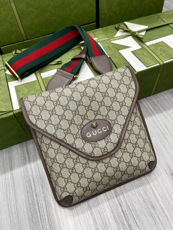 Model: 602204 Size: 25x18x8cm