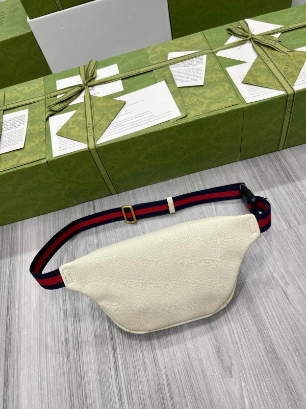 Model: 527792 Size: 22*13*6cm
