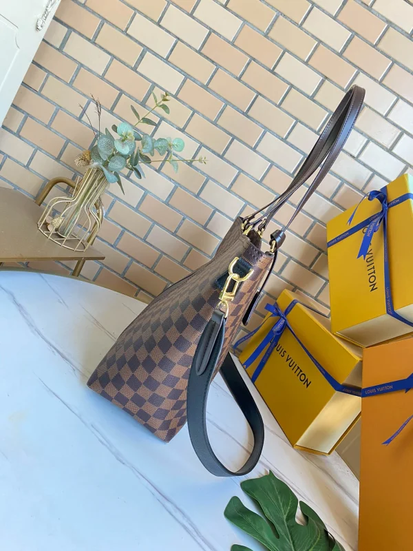 Louis Vuitton size£º28X28X14cm pocket 43cm