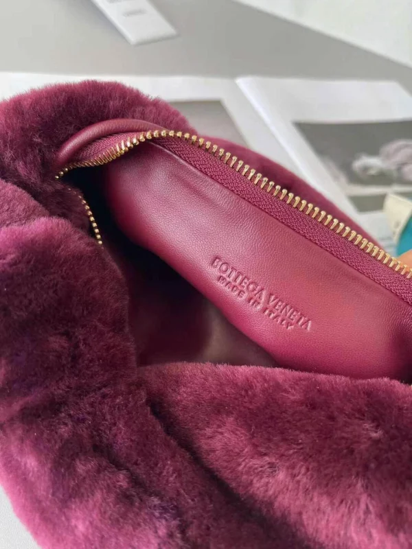 BV Bottega Veneta bag Size: 27x23cm 680697