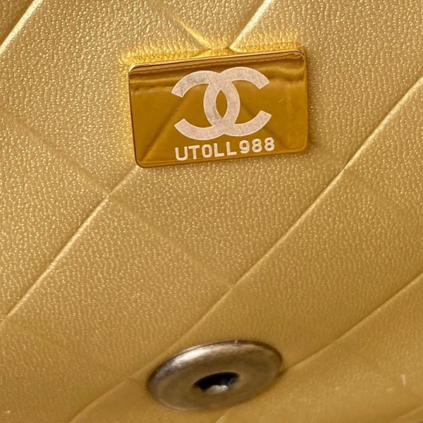 Badge bag Model: 2979 Size: 14-22-8cm