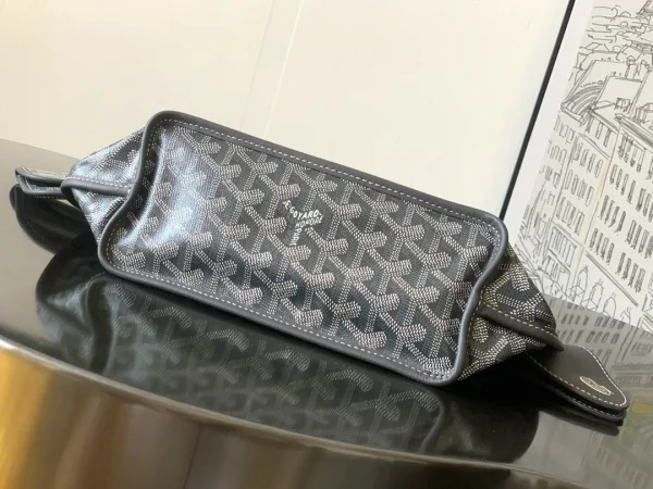 Anjou Mini Bag Size: 20x10x20cm