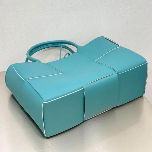 BV ARCO TOTE bag Size:38x25 609175