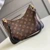 Louis Vuitton Size: 29 x 16 x 9.5 cm