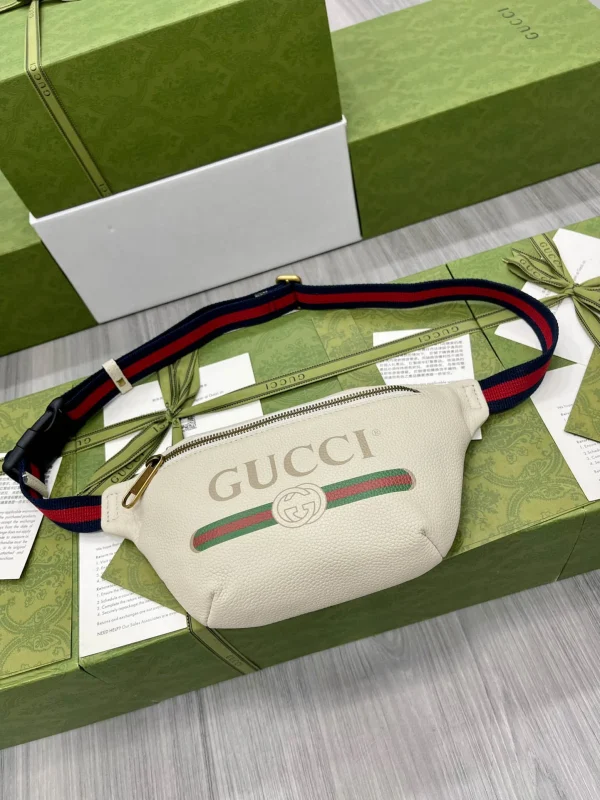 Model: 527792 Size: 22*13*6cm