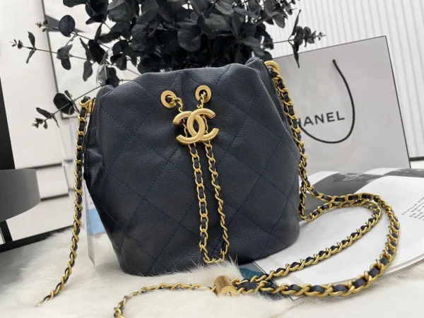 Bucket Bag Model: AS2859 Size: 17.5x17x14