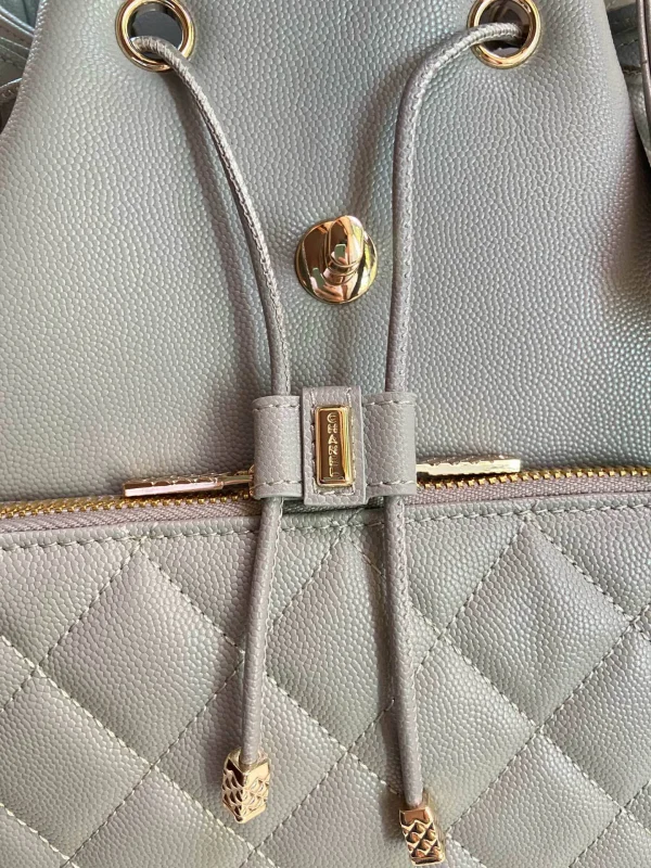 Backpack Size: 24*21*16cm Model Number: AS3531