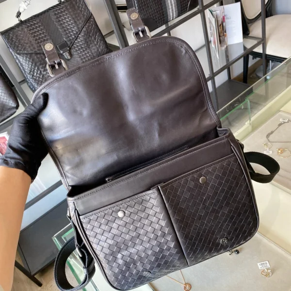 BV Briefcase Size: 32cm 98015