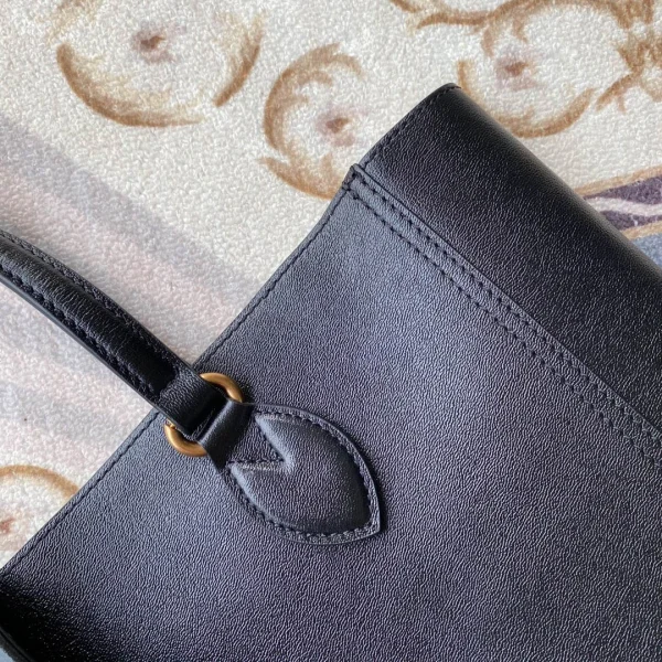 Epilogue Final Series Model: 649577 Size: 35x32x11cm