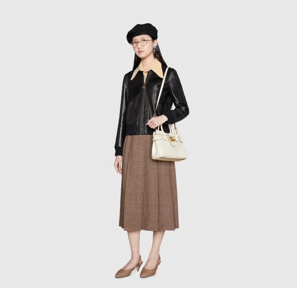 Model: 658450 Size: 25.5x20x10.5cm