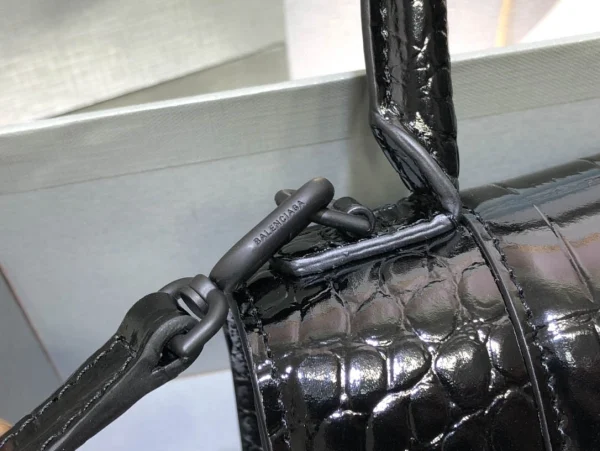 Balenciaga Size: 23x10x24cm 19x8x21cm Model: LG-0019