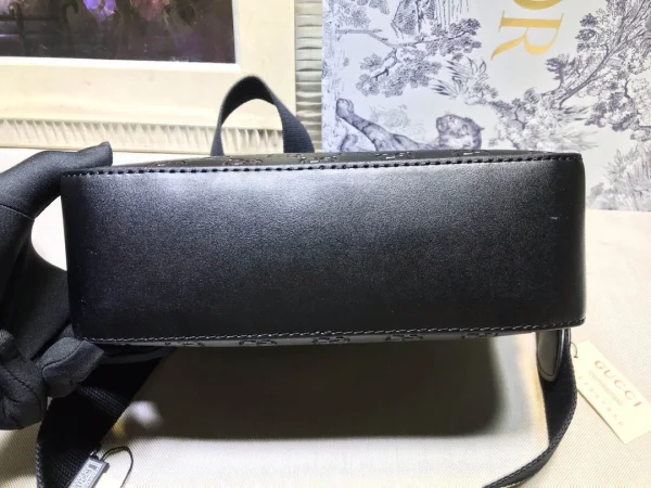 Model: 574886 Size: 24.5x15x7cm