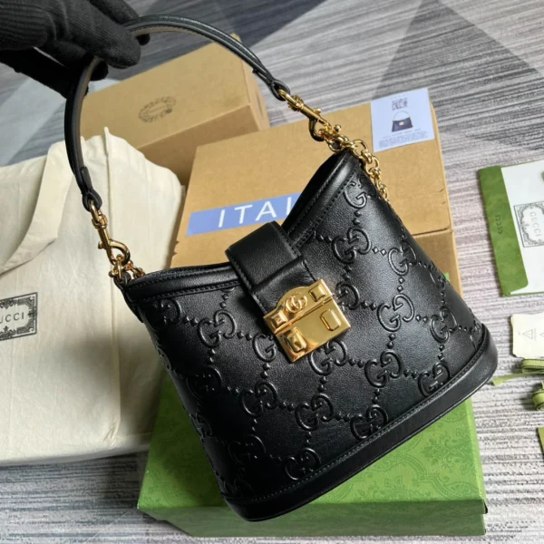 Model: 675788 Size: 25*21x9cm
