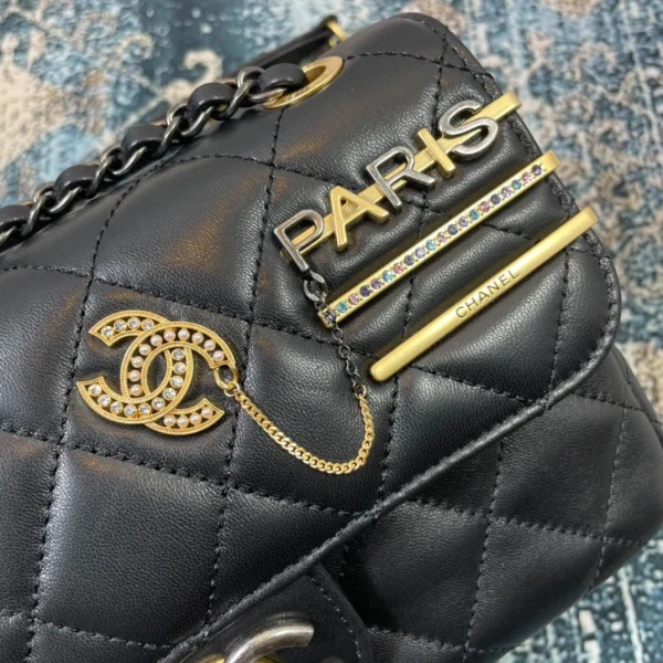 297922c badge bag size: 14x22x8cm