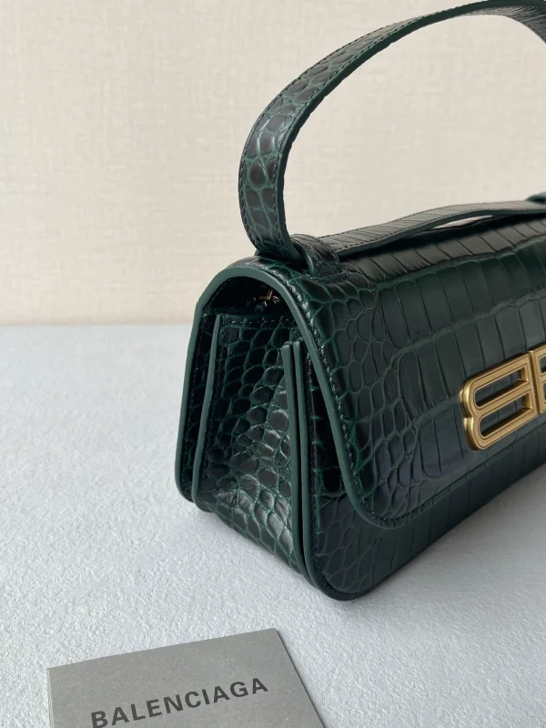 Gossip bag crossbody bag Size: 23.5x12.4x10.4cm
