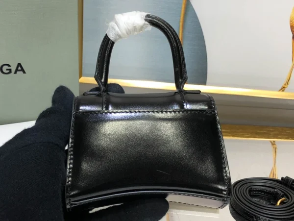 Balenciaga Paris Model: LG0115 Size: 11.5x14x4.5cm