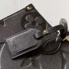 Louis Vuitton Size: 41.0 x 34.0 x 19.0 cm