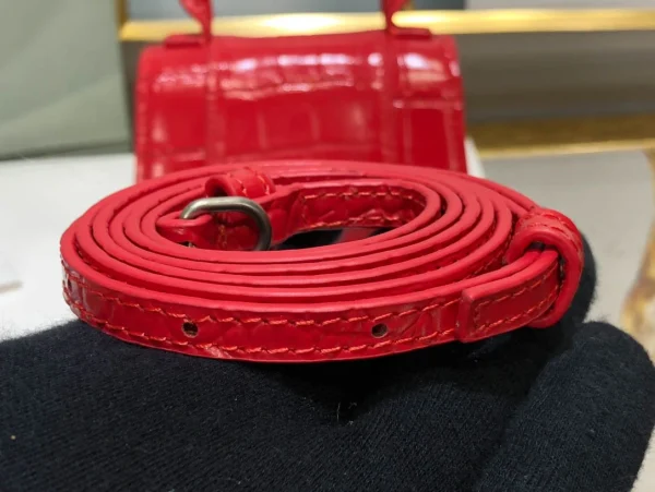 Balenciaga Model: LG0115 Size: 11.5x14x4.5cm