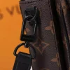 Louis Vuitton Model No. 69405 Size: 15x17x8 cm