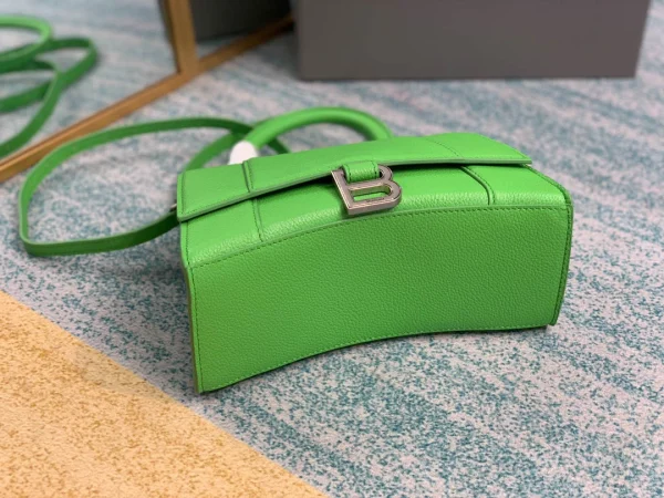 Diamond bag Model: 8895 Size: 23x10x24