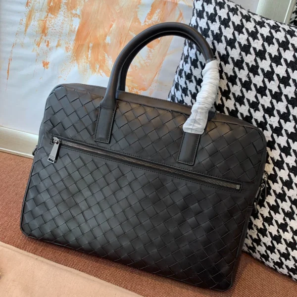 BV Briefcase Size: 37cm 98065