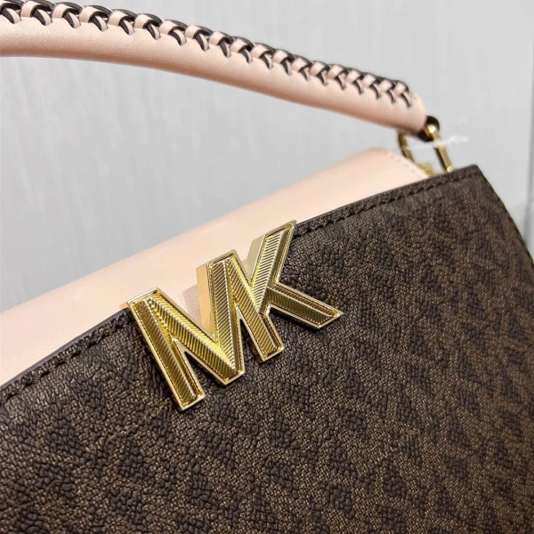Mk Crossbody Tote Size: 21cmx9x14 Model: 340320300