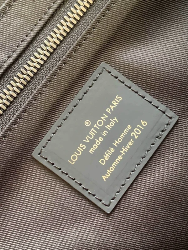 LV Model: M40511 Size 32*23*9cm