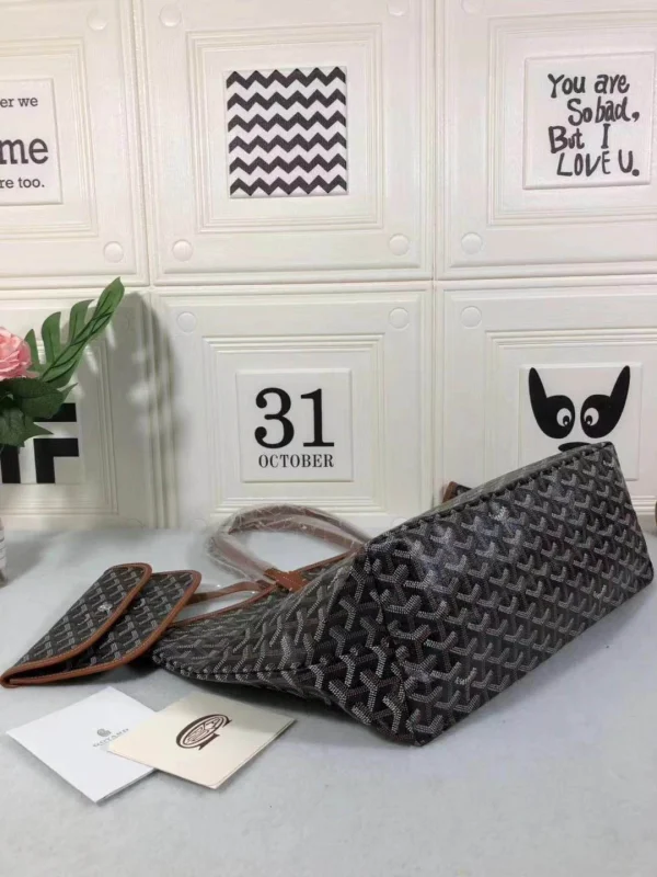 Goyard size: 40*15*30 Bag opening 55 34*14*27 Bag opening 47