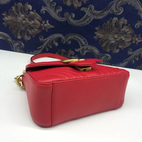 Model: 547260 Size: 21x15.5x8cm
