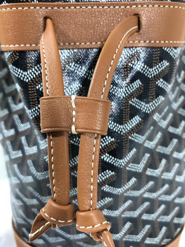 Goyard Shoulder Bucket Bag Size: 17.5*15*H 23cm