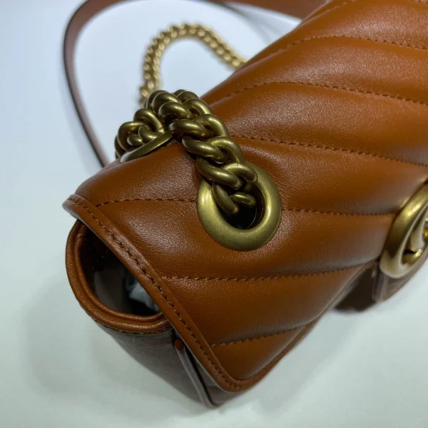 Model: 446744 Size: 23x14x6cm