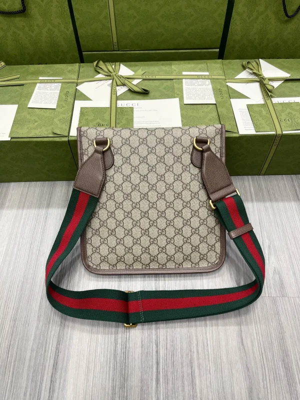 Model: 602204 Size: 25x18x8cm
