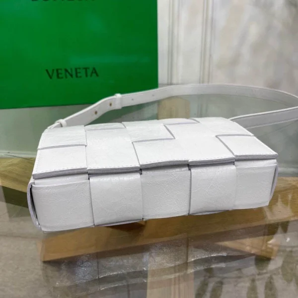 BV Bottega Veneta Cassette bag Size: 23x15cm