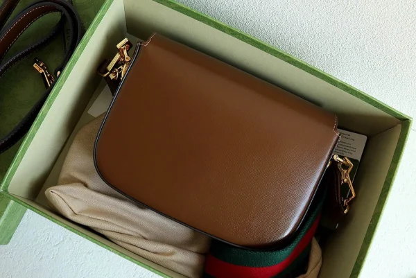 Model: 658574 Size: 20.5*14.5*5cm