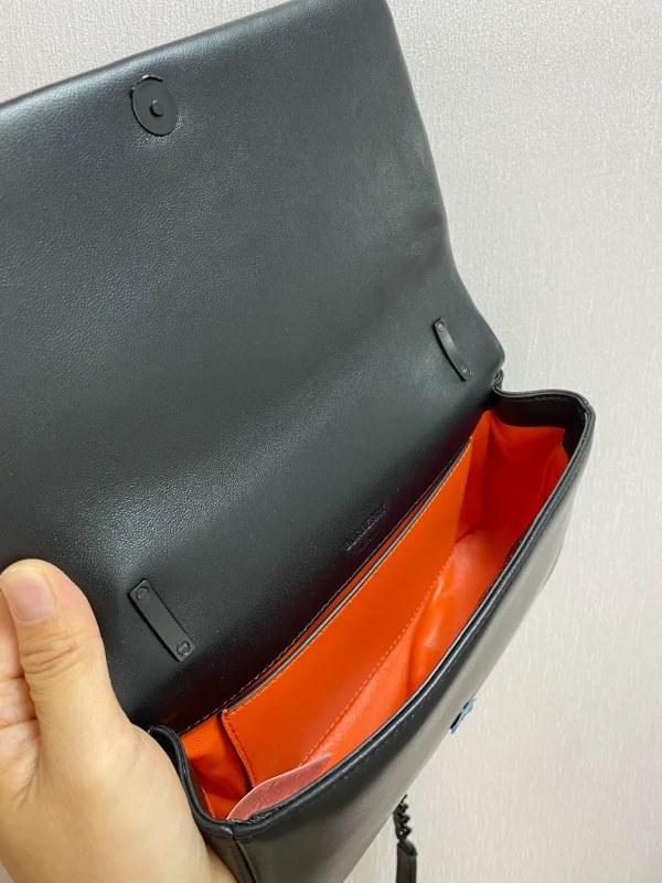 Backpack Size:22.5 x 4 x 13.5cm Code:650678