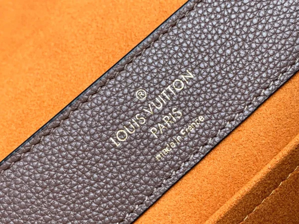Louis Vuitton Size: 28*20*11.5cm