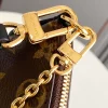 Louis Vuitton Size: 29 x 16 x 9.5 cm