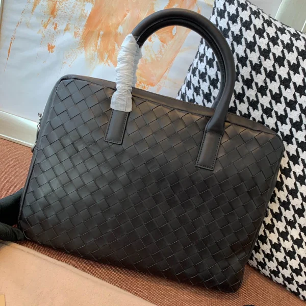 BV Briefcase Size: 37cm 98065
