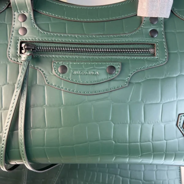 Balenciag Neo Classic Casual Size: 25*33*13*20cm