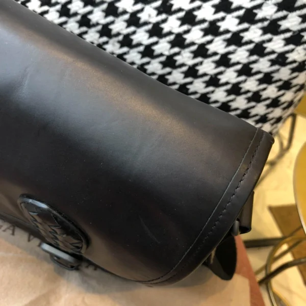 BV Briefcase Size: 32cm Black