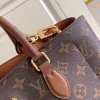 Louis Vuitton Size: 34.0 x 24.0 x 13.0 cm