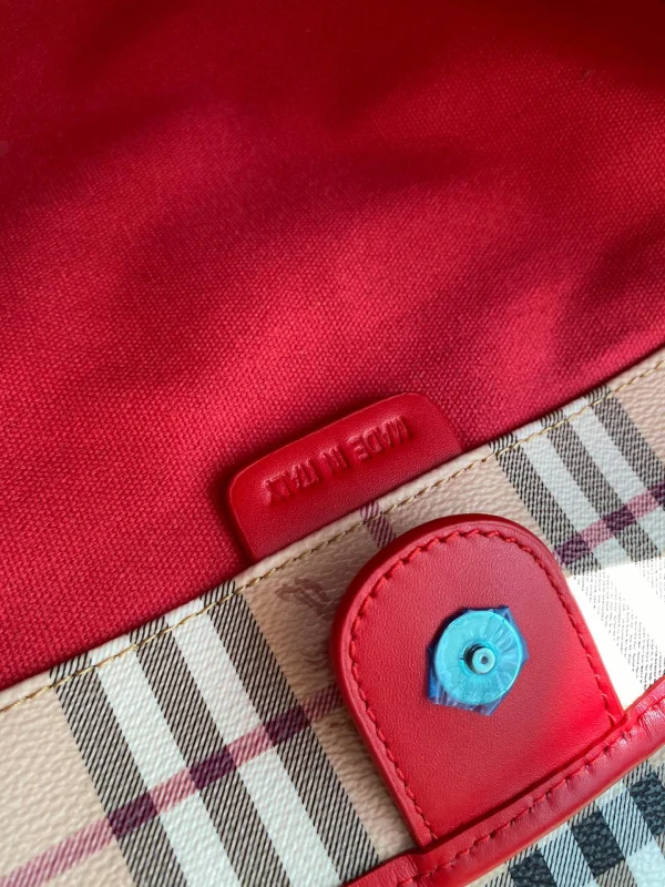 Checkered Tootsie Bag Size:W25.5*H29*D10cm Code:400123