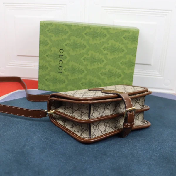 Model: 671620 Size: 20X17X8cm