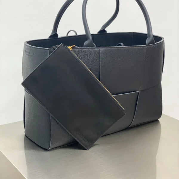 BV ARCO TOTE bag Size:38x25cm 609175