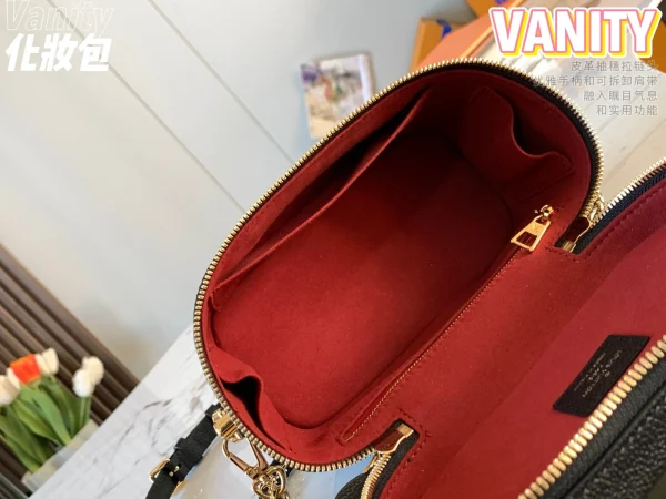 Louis Vuitton Size: 19*13*11cm
