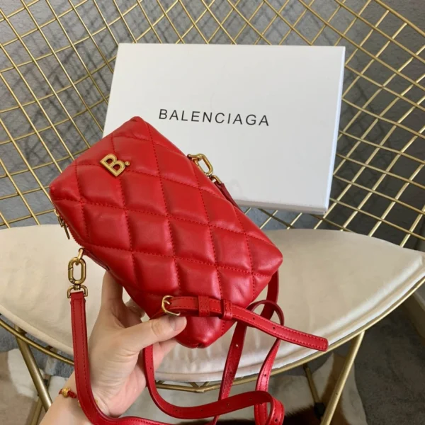 Balenciaga Big Red Model: A48