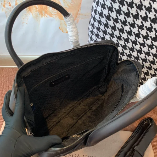 BV Briefcase Size: 37cm 98065